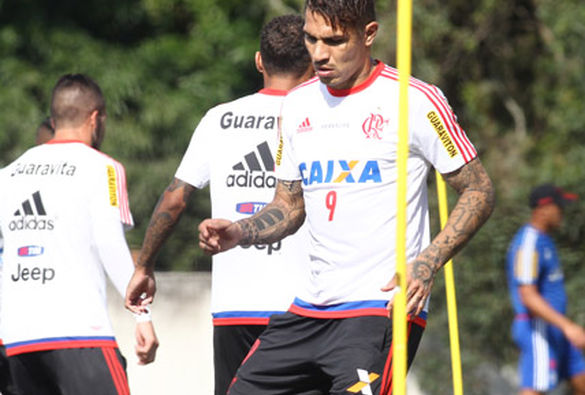 Guerrero chegou e já treinou (Foto: Paulo-Sergio / LANCEPress!)