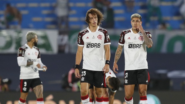 Flamengo nega propostas por Isla e planeja ter lateral até o fim do  contrato, Flamengo