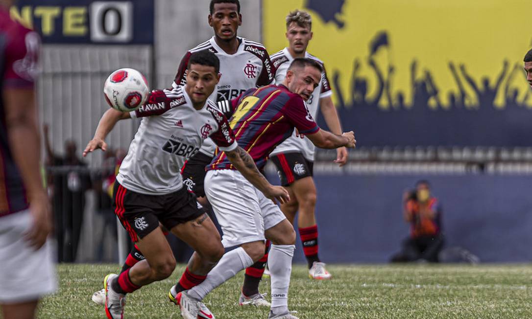 Custou uma fortuna aos cofres do Flamengo e agora pode causar a