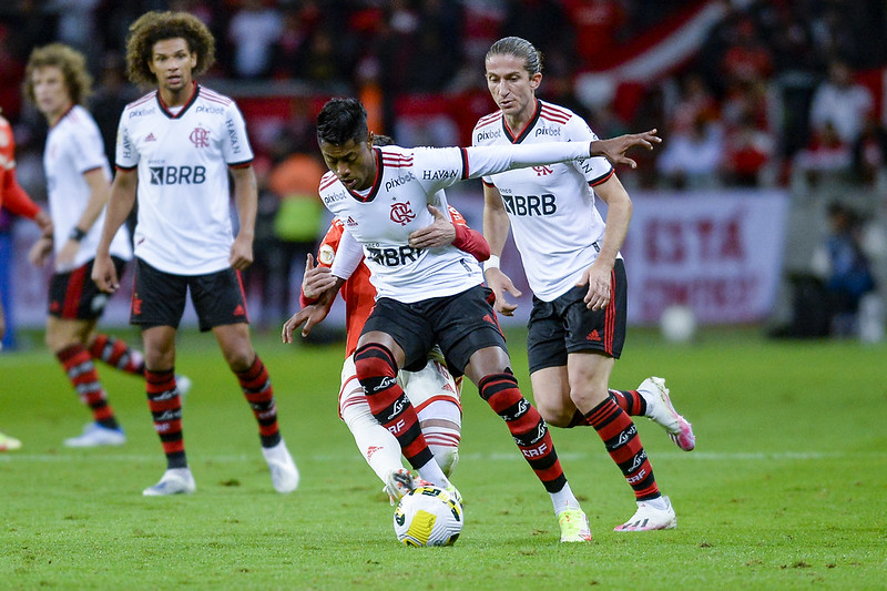 FLAMENGO NA FINAL! ANDRÉ COMENTA CLASSIFICAÇÃO DO FLA E RECLAMAÇÃO