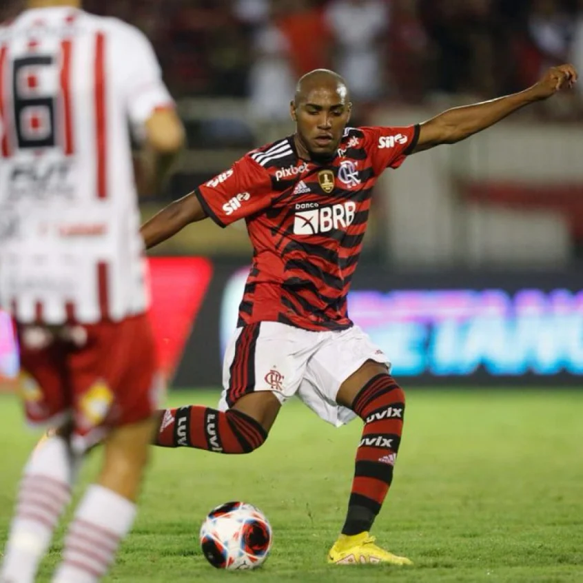 Wesley França: Joia do Flamengo pode estrear no profissional hoje