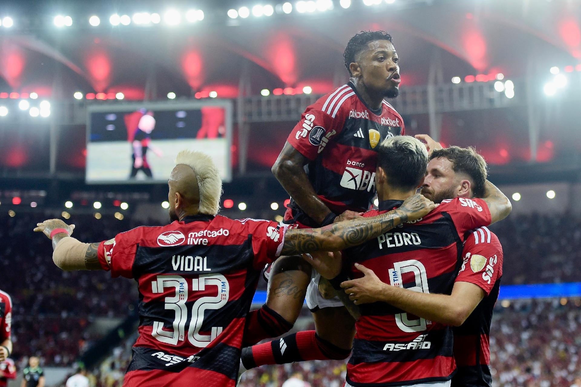 Jogadores do Flamengo fazem pacto pelo tetra da Libertadores