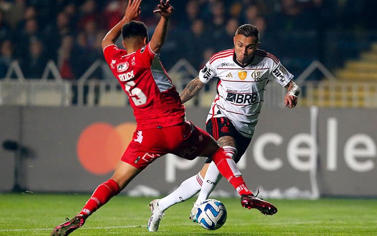 Flamengo: torcedores reclamam de primeiro tempo do lateral Wesley contra o  Aucas