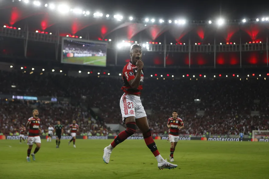 Bruno Henrique marca e dá vantagem mínima ao Flamengo sobre o Olimpia na  Libertadores - Bem Paraná