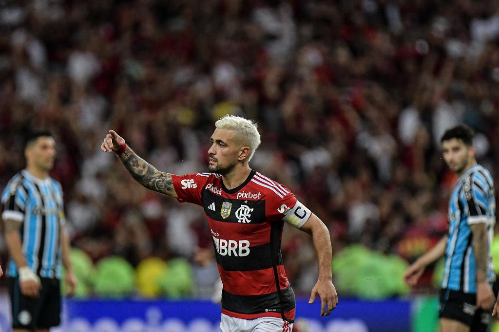 No Rio, Basquete Tricolor abre vantagem contra o Flamengo na semi